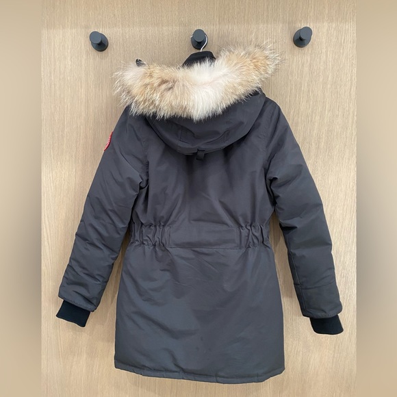 Trillium parka by Canada Goose - Picture 3 of 17